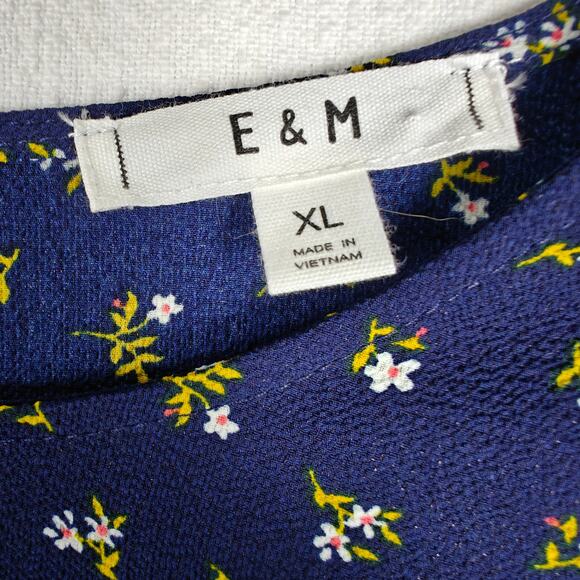 E&M Navy Blue Floral Blouse Puff Sleeve Tie Detail Top Size XL NWT - Picture 7 of 9